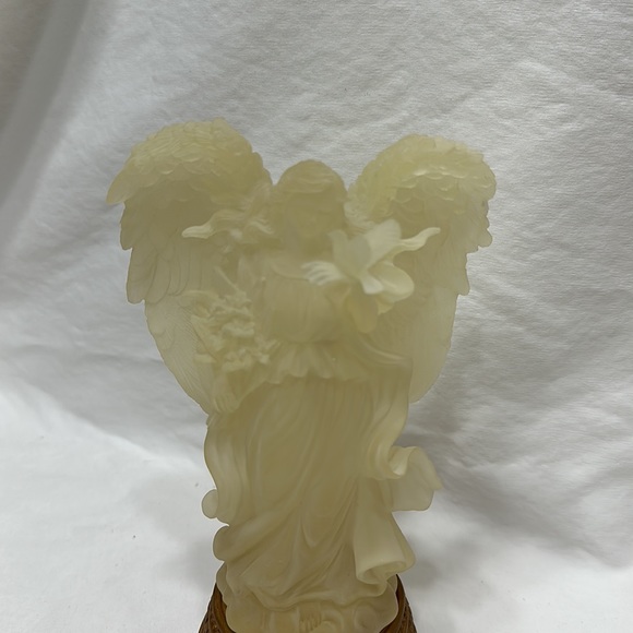 Angle sculpture with dove - Picture 3 of 9